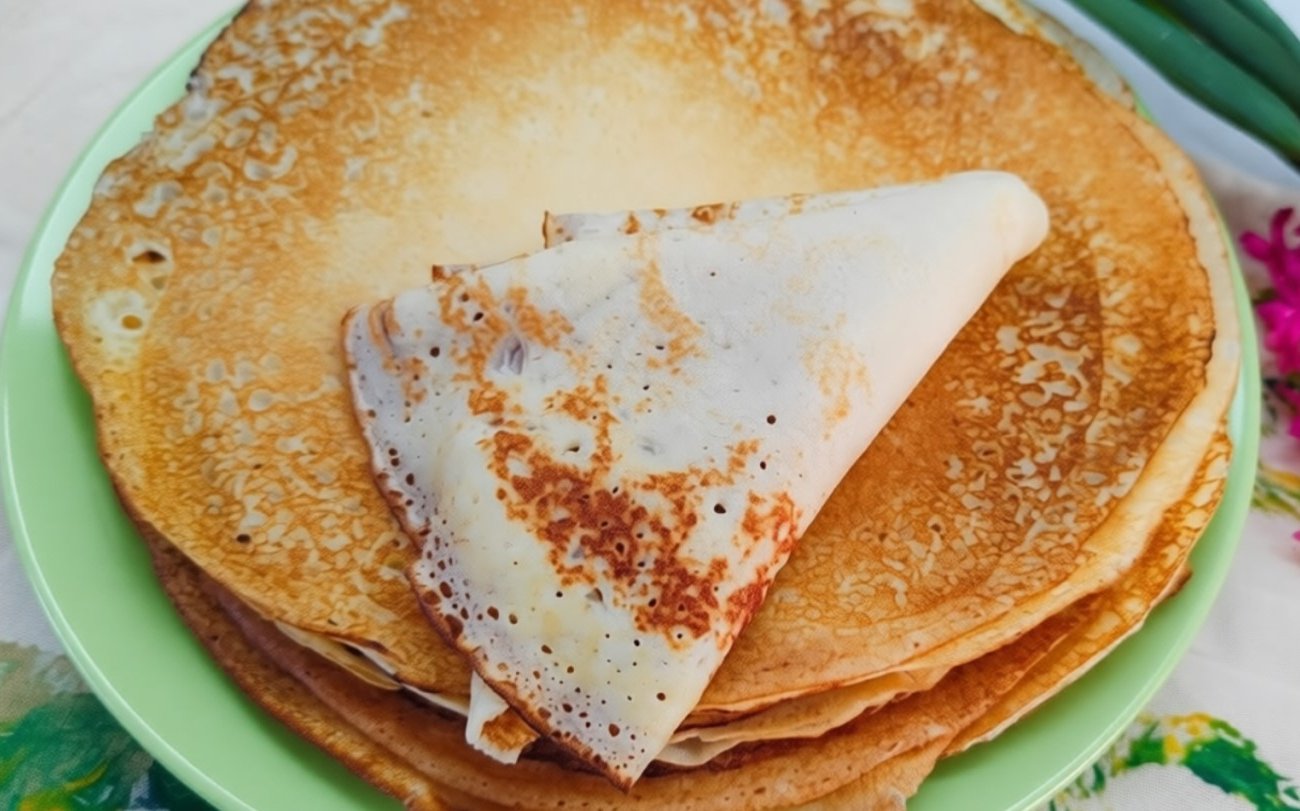 Как испечь блины, если закончилось молоко: простая замена из того, что есть дома
