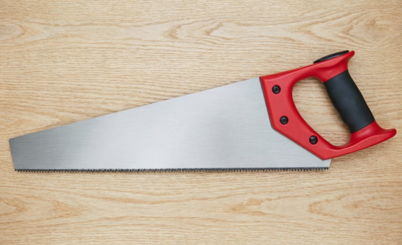 Ножовка снова станет острой как бритва: домашний способ заточки без затрат и вызова мастера