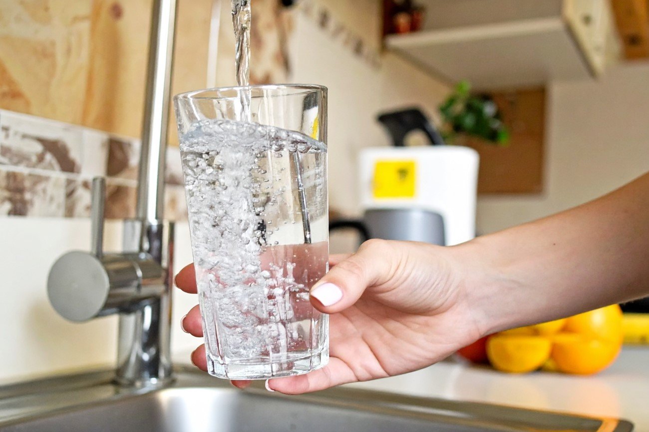 Как очистить воду из-под крана без фильтра: 7 проверенных домашних способов