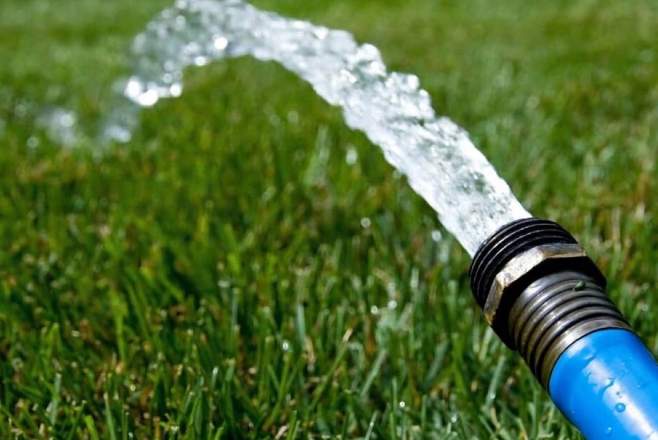 Как увеличить давление в садовом шланге без замены труб и вызова сантехника: рабочие решения