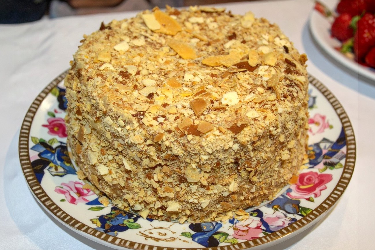 Незабываемо вкусный «Наполеон» с заварным кремом: как приготовить идеальную пропитку и хрустящие коржи