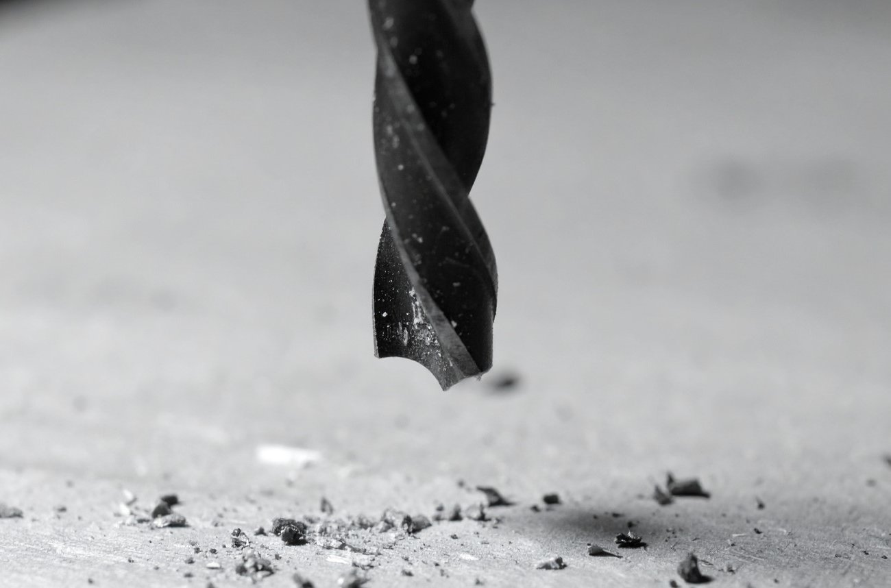 Почему нельзя сразу высверливать застрявшее сверло: безопасные альтернативы для домашних умельцев