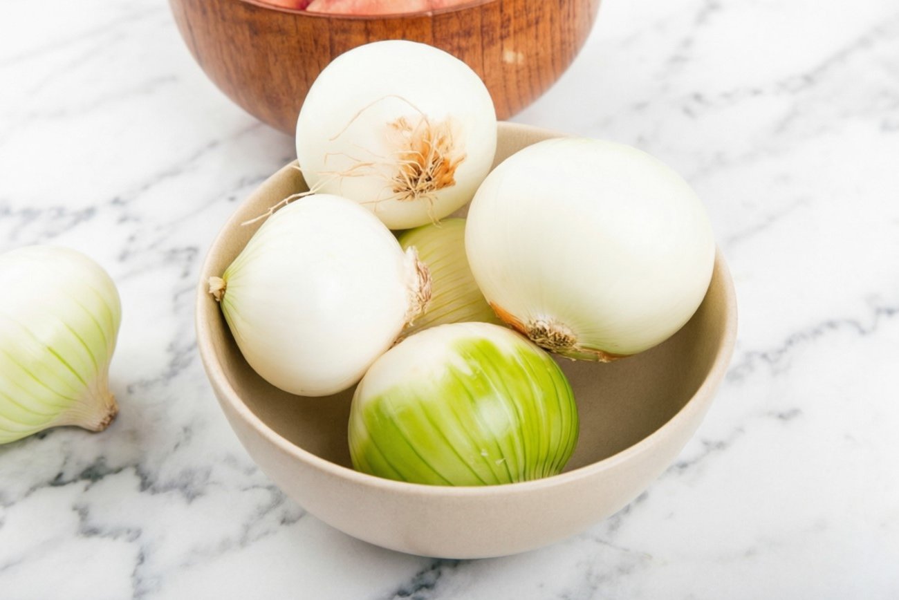 Где хранить лук, чтобы он не прорастал? Большинство совершает эту ошибку