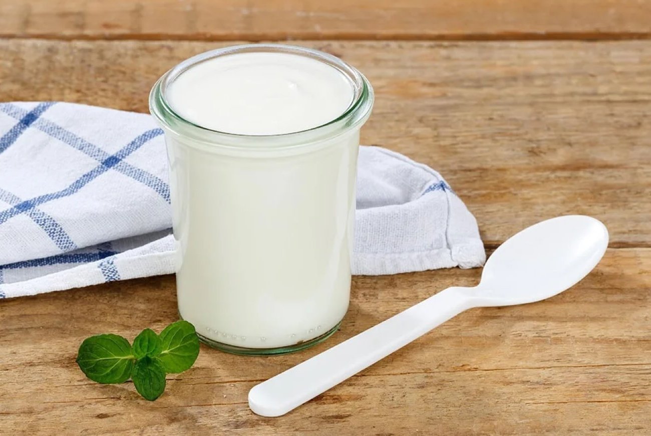 Кефир и йогурт кажутся похожими, но разница огромная: запомните, какой продукт полезнее для вашего здоровья