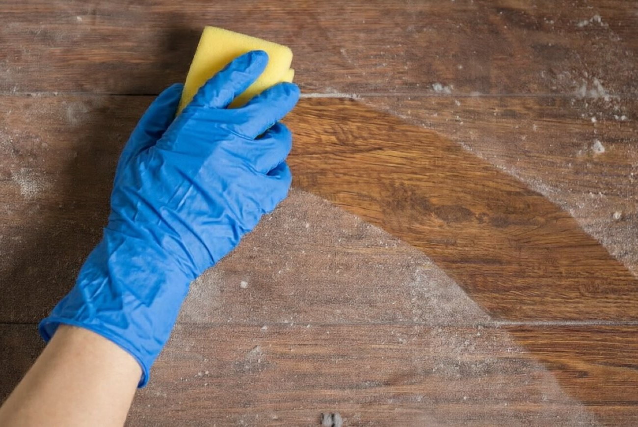 Как собрать пыль по всей квартире без пылесоса за считанные минуты: простой способ с подручными средствами