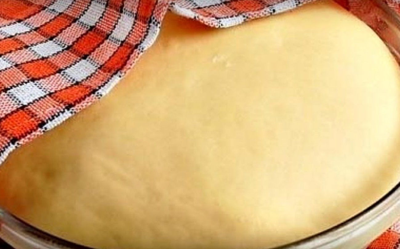 Тесто поднимается вдвое быстрее: хитрый способ с грелкой