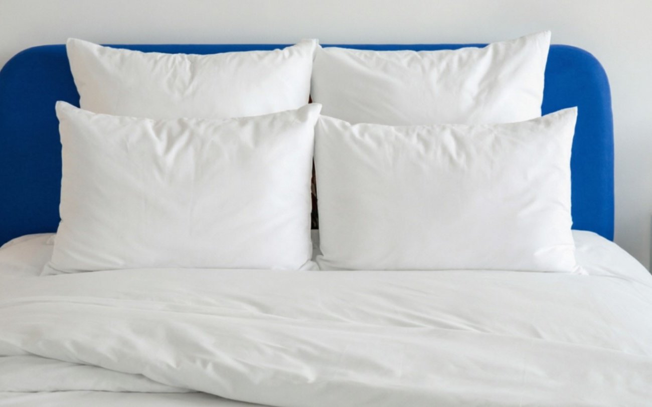 Как отстирать пожелтевшие подушки до кристальной белизны: три простых способа с подручными средствами