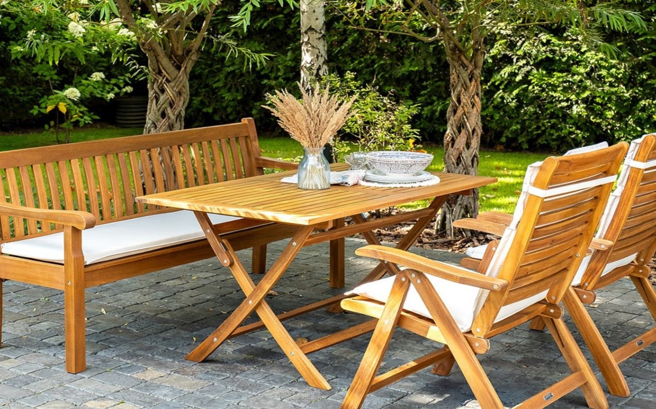 Как защитить уличную мебель от дождя и сырости: 6 дачных хитростей