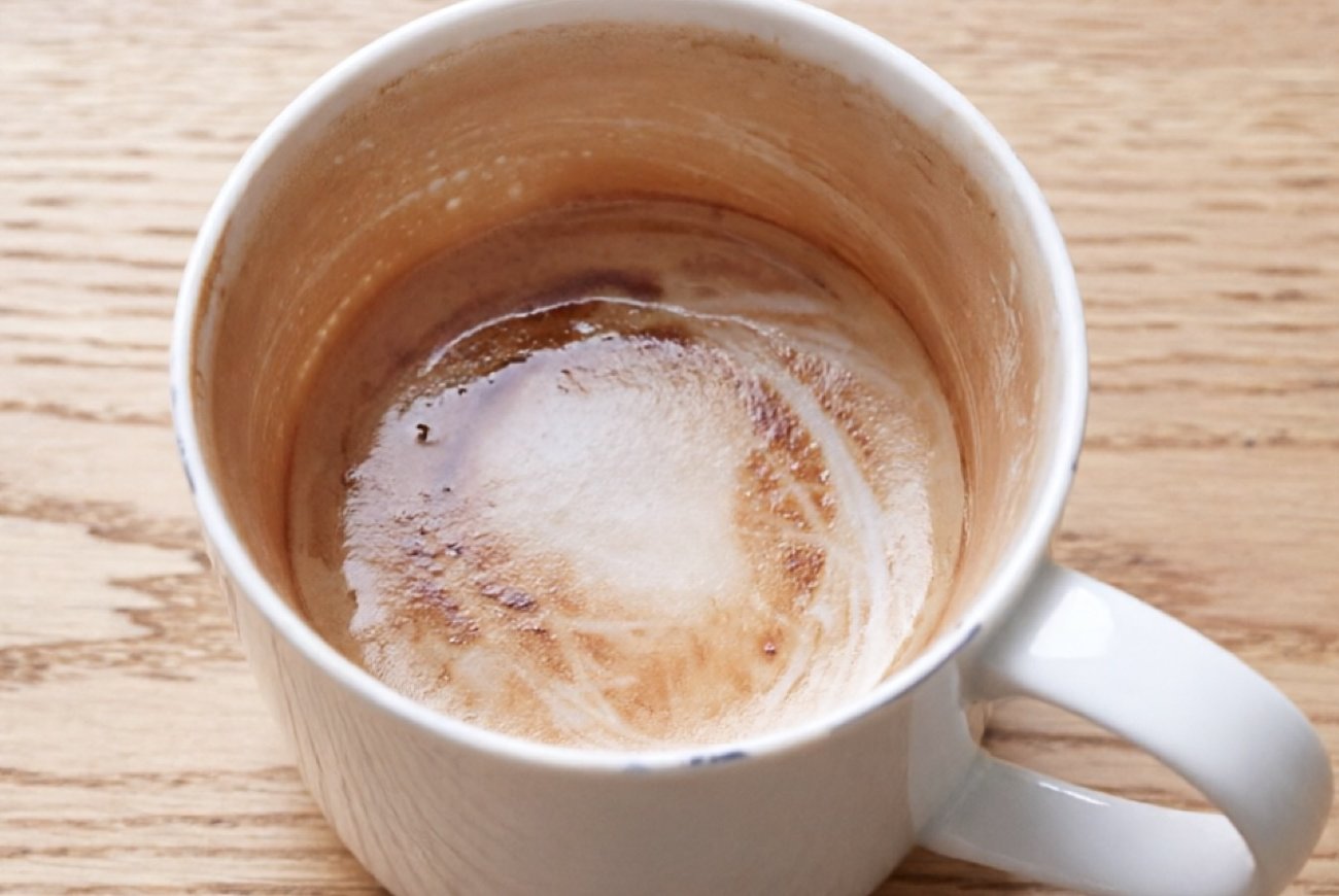 Как отмыть кружки от чайного налёта без усилий и дорогой химии: 4 быстрых способа с подручными средствами