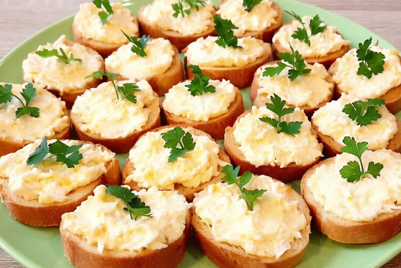 Никаких дорогих продуктов и сложных рецептов: три забытых советских закуски, которые готовятся быстро