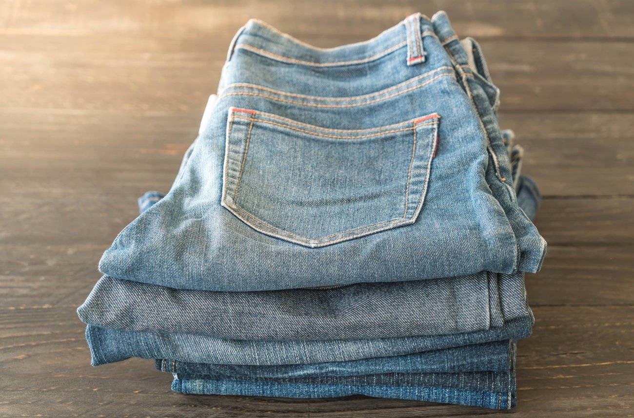 Как использовать старые джинсы с пользой: практичный органайзер своими руками за пару часов