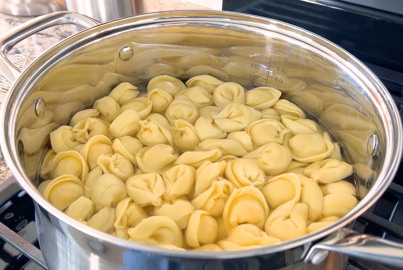 Как не допустить разваривания пельменей: три простых приема и блюдо будет идеальным