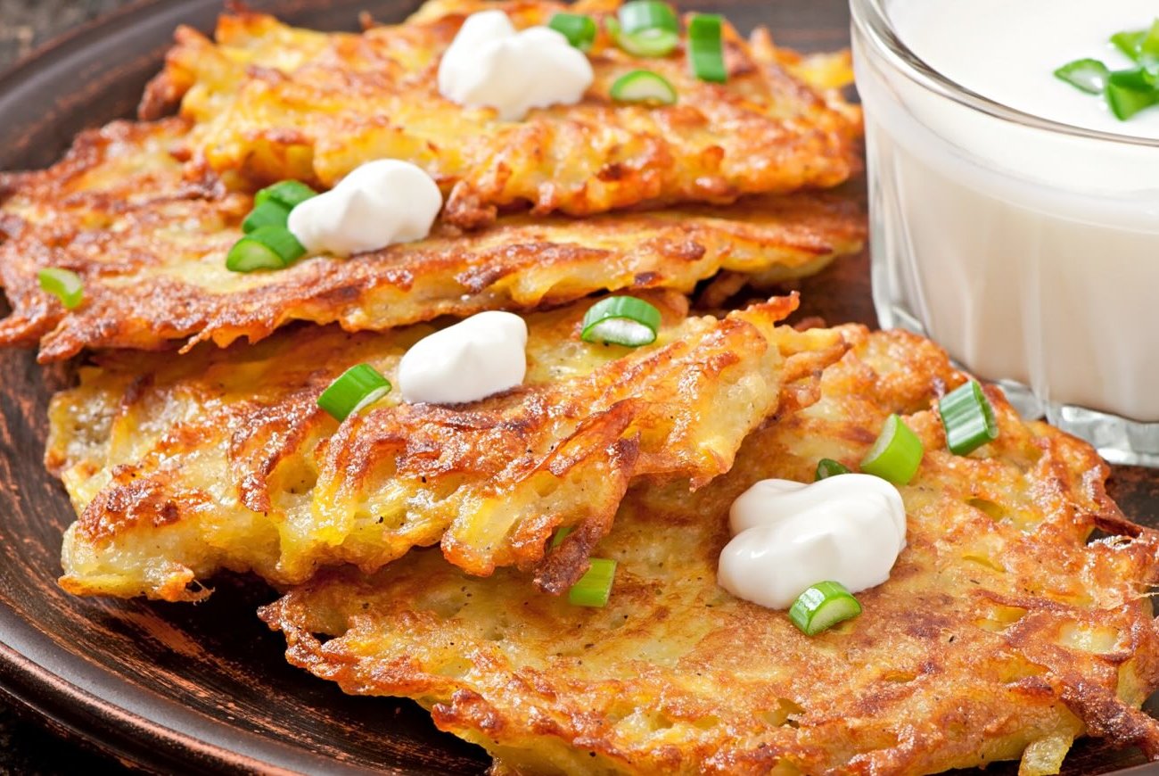 Вкус драников полностью раскрывается только с правильной подачей: три секрета от шеф-повара