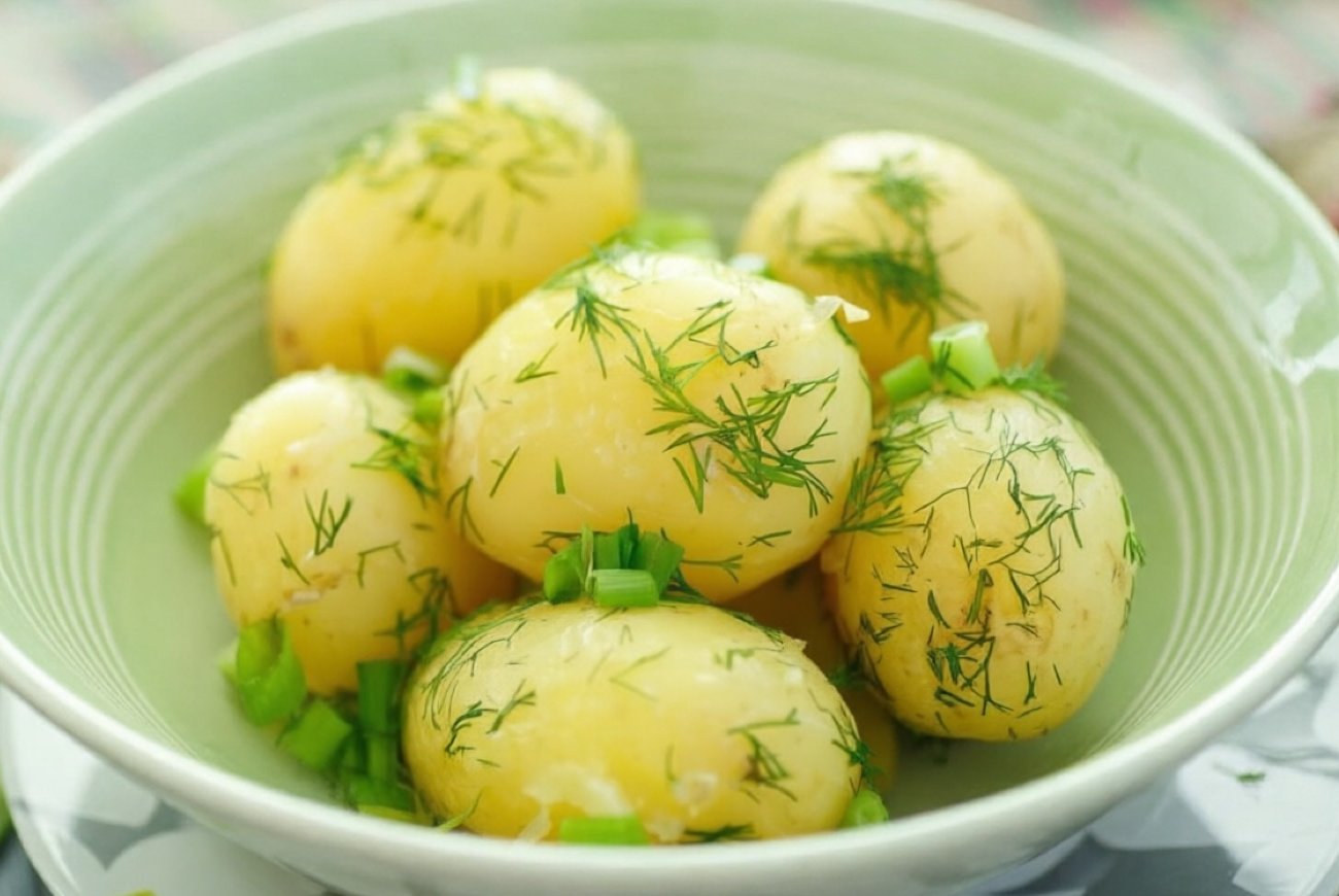 Почему картошка при варке теряет вкус: 3 секрета опытных хозяек, которые всё исправят