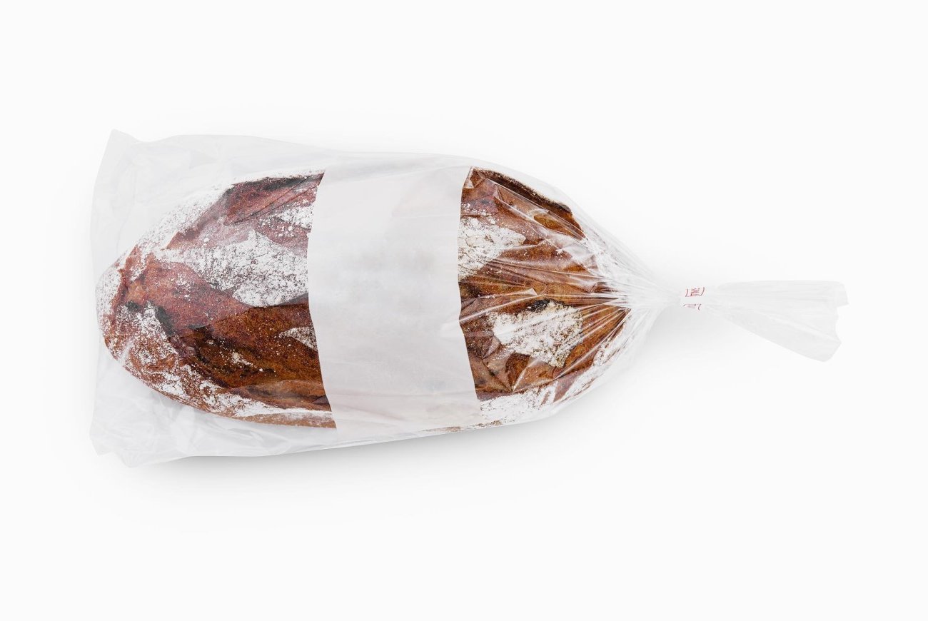 Почему хлеб в пакете портится быстрее: запомните правила хранения продукта